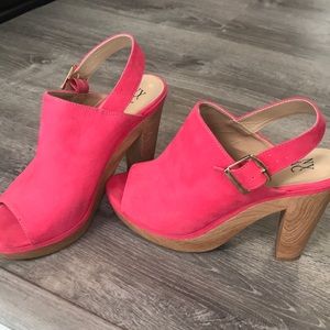 Beautiful pink NY&C shoes